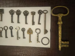 Set di chiavi antiche