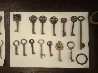 Set di chiavi antiche