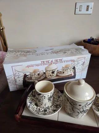 Set tazzine, zuccheriera e vassoio tete a tete