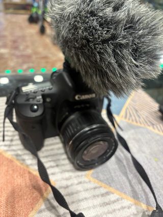 Canon EOS 7D + Objetivo EF-S 18-55mm