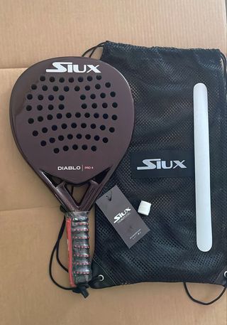 Pala de padel Siux Diablo Pro 4 over protect funda