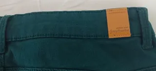 Pantalón vaquero verde Stradivarius Talla L