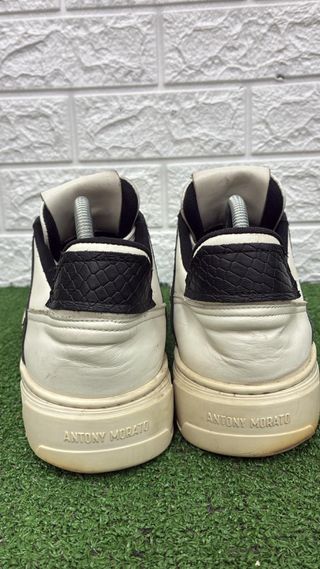 Scarpe uomo bianche e nere