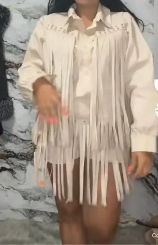 Conjunto beige con flecos