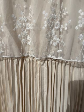 Vestido ceremonia beige/blanco talla L