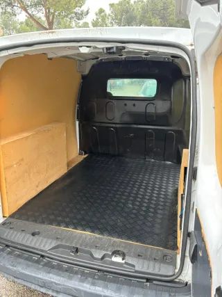Alquiler Furgoneta Renault Kangoo
