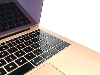 portatil apple apple macbook air core i5 1.6 13 retina true tone (2019) (a1932)