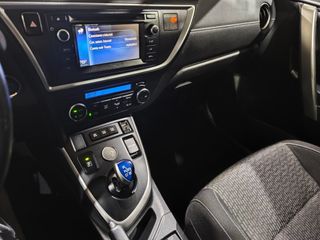 Toyota Auris Híbrido Automático