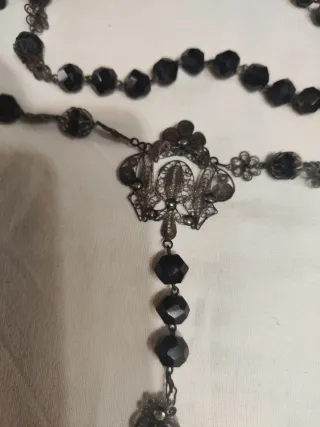 Antiguo Rosario en plata y azabache