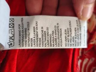 Camisa Love T floral azul y roja Talla M/L