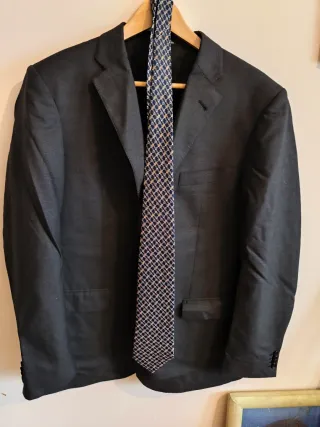 Chaqueta de caballero y 7 corbatas