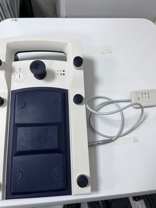 Pedal microscopio quirúrgico Leica