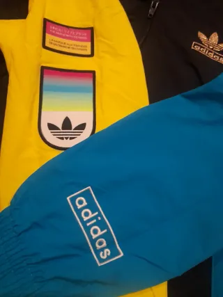 XS Adidas Originals Road to Tokyo Shadow Windrunne