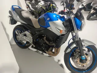 Suzuki GSR 600  Azul/Plata 110 kw