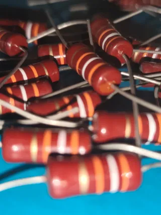 Resistori a film metallico serie Philips PR-02 NOS