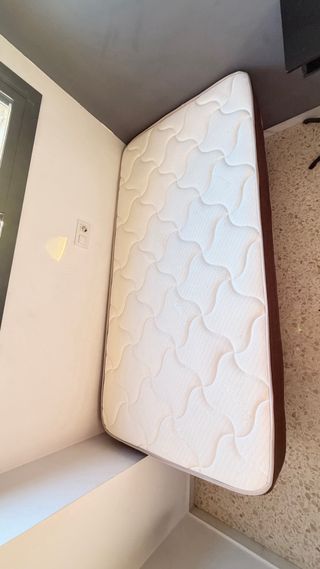 Somier tablero tapizado en elegante color beige