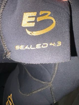 Traje de neopreno Rip Curl 4/3, talla L.