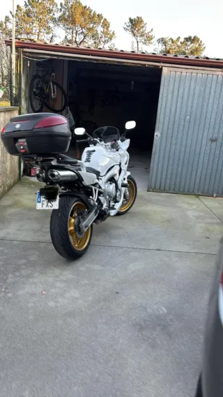 Moto Yamaha Kawasaki honda bmw