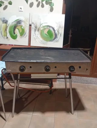 Plancha a tres quemadores