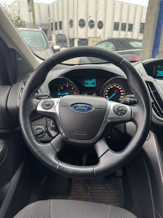 Ford Kuga 2.0 TDCi 140 4x2 Titanium
