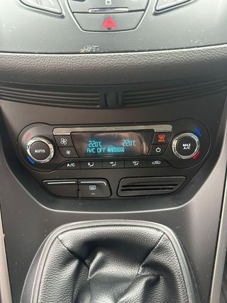 Ford Kuga 2.0 TDCi 140 4x2 Titanium