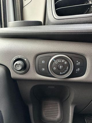 Ford Transit 350 125cv L2H2 Van Ambiente Delantera