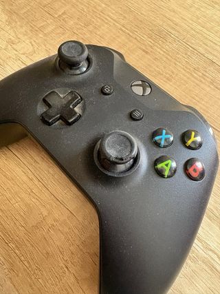 Mando xbox one negro