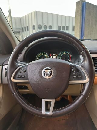 Jaguar XF 3.0 V6 Premium Luxury