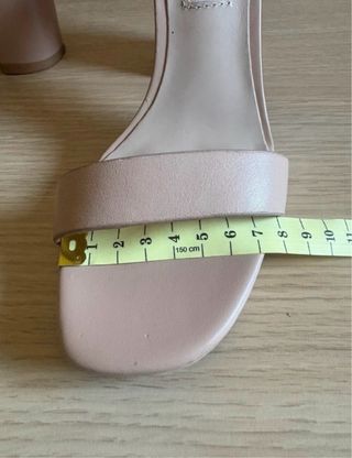 Sandalias piel color beige - nude talla 37. Mango