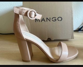 Sandalias piel color beige - nude talla 37. Mango