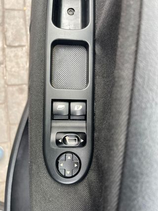 Peugeot 207 ACTIVE 1.4 HDI 70 FAP