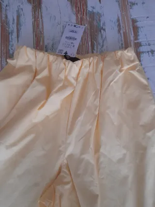Pantalón Zara