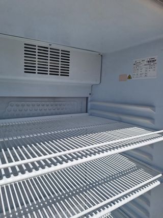 Nevera vertical nueva