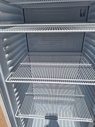 Nevera vertical nueva