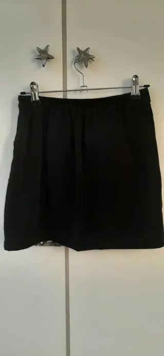 Falda mini con estampado dorado