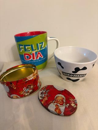 Lote 4 tazas y una cajita