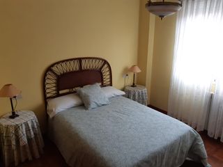 Varios, aparador, mesa de salón, sofás, sillones