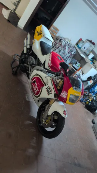 Suzuki RGV 250 VJ22