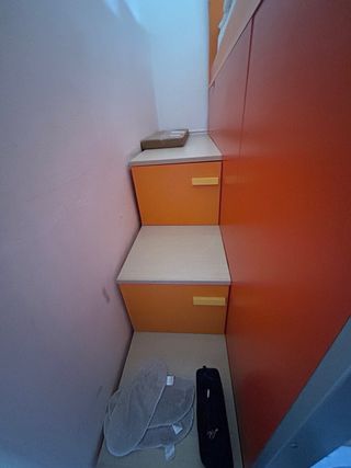 Cameretta con doppio letto per bambini e ragazzi