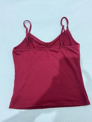 Camiseta de tirantes, color burdeos