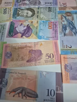 Lote 17 billetes de Venezuela