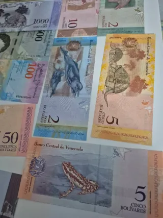 Lote 17 billetes de Venezuela