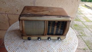 Radio Antigua Beige y Marrón