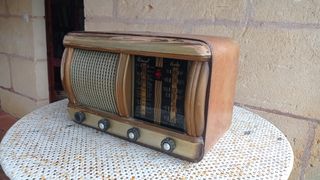 Radio Antigua Beige y Marrón