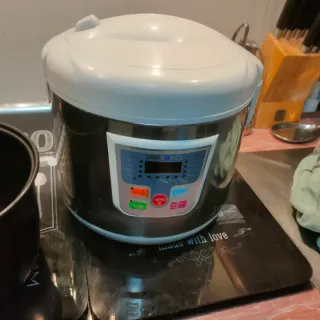 Robot de cocina en perfecto estado para freír coce