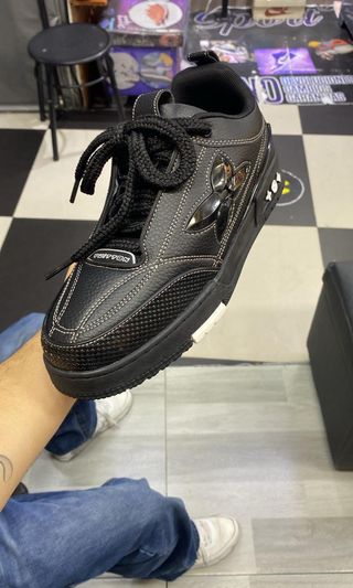 Tenis Louis Vuitton Negros Nuevos