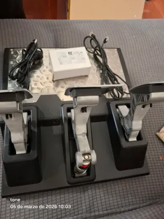 Pedalera thrustmaster