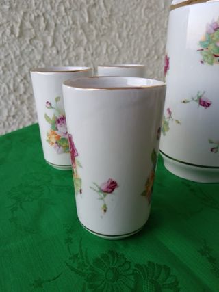 Servizio bicchieri e caraffa floreale