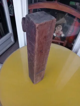 Antigua garlopa de madera