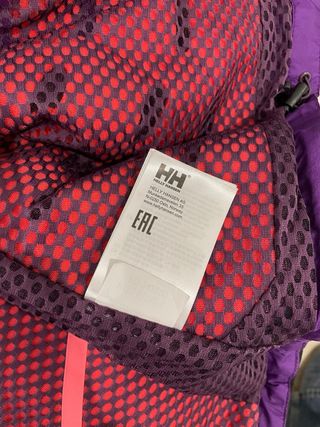 Chaqueta Helly Hansen Morada y Negra